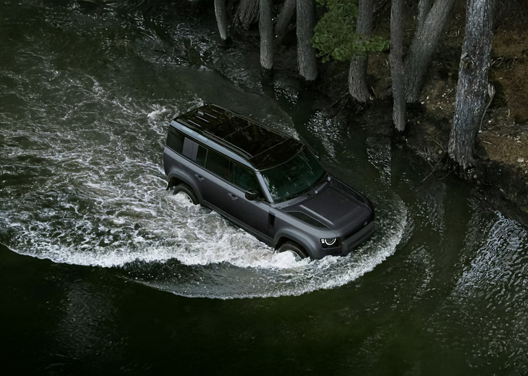 Land Rover Defender 110 2026 midsize off-road SUV