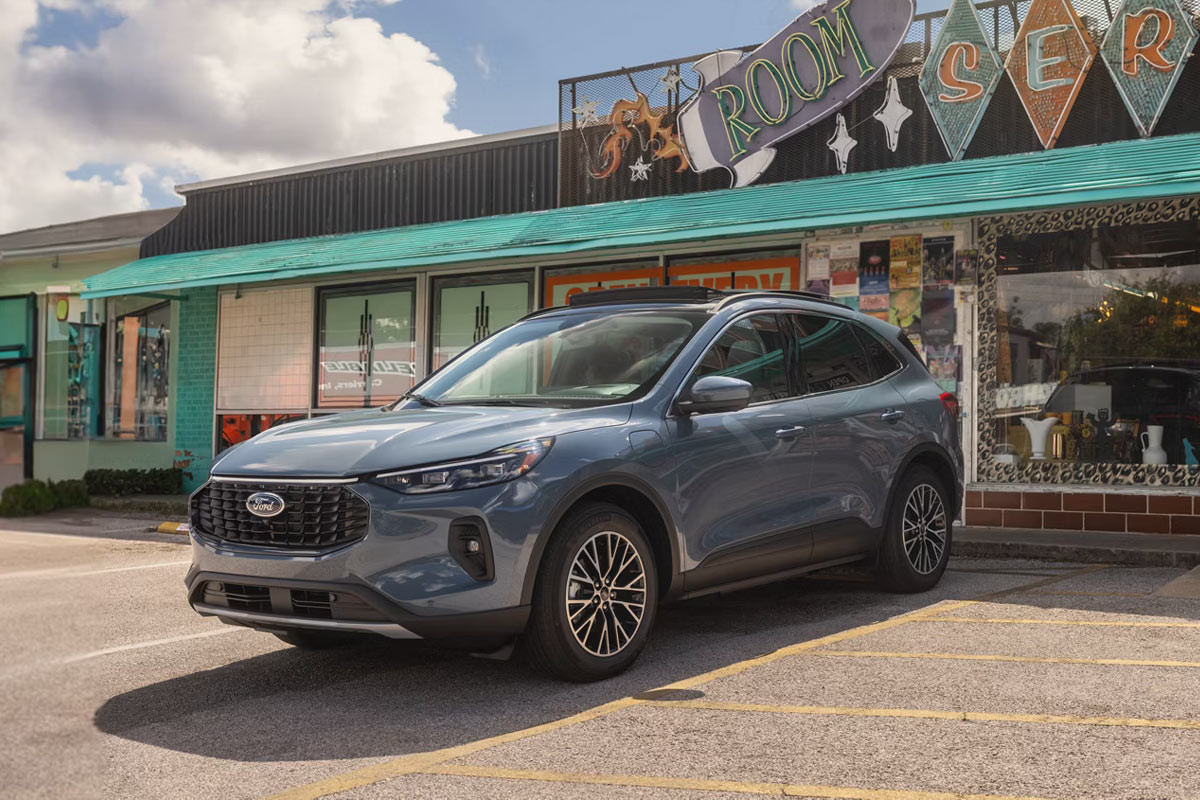 Ford Escape in front of a dinner